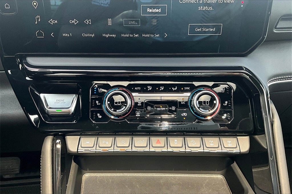 Used 2025 GMC Sierra 1500 AT4X image 32