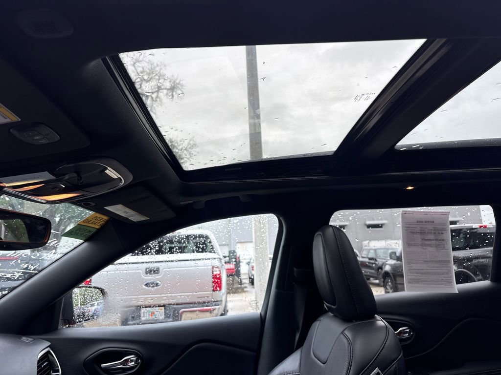 Used 2021 Jeep Cherokee Latitude Lux 80th Anniv w/ Quick Order Package 26U 80TH image 9