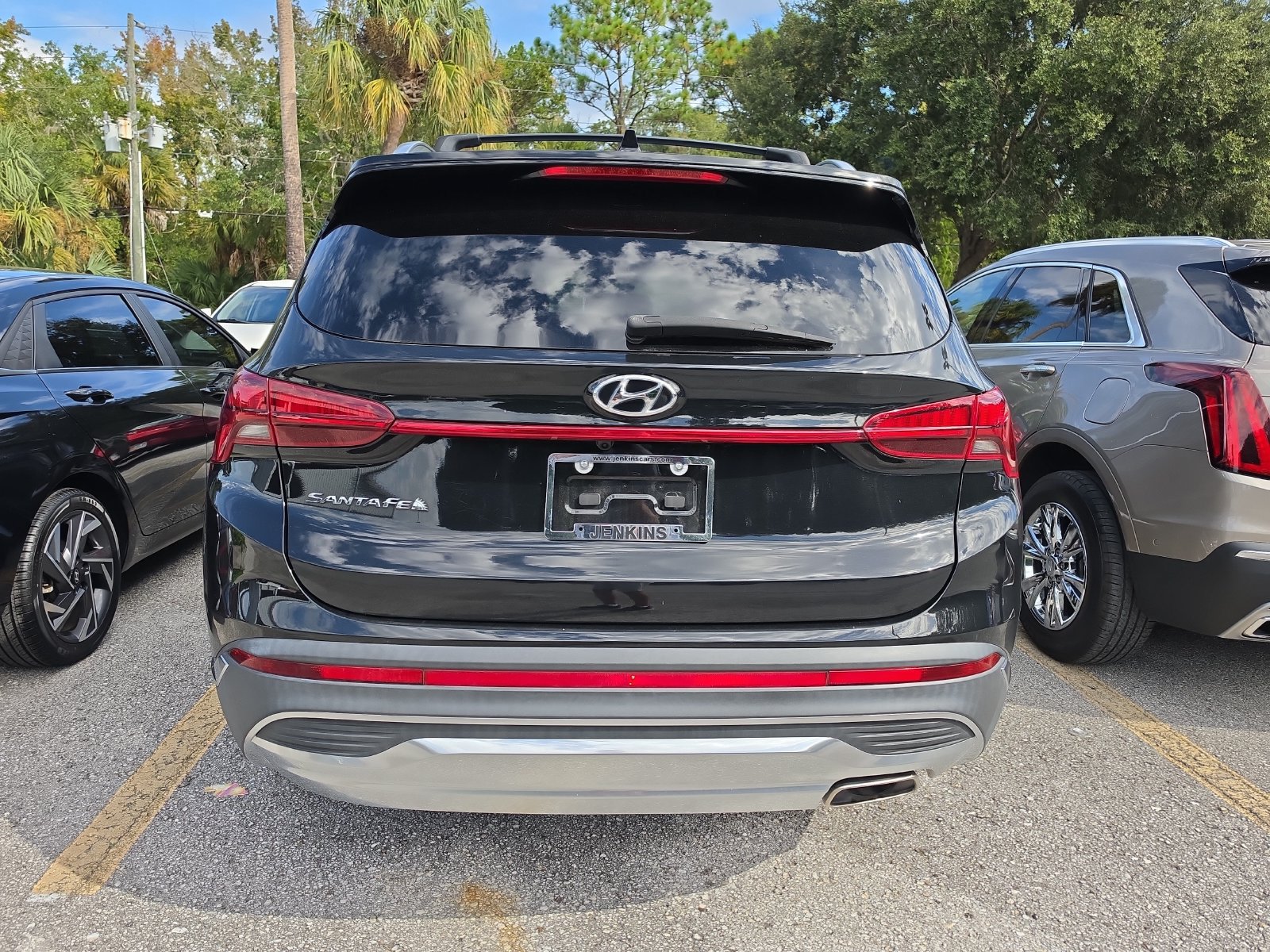 Used 2022 Hyundai Santa Fe SEL w/ Convenience Package FWD image 4