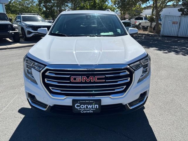 Used 2024 GMC Terrain SLT AWD/4WD image 9