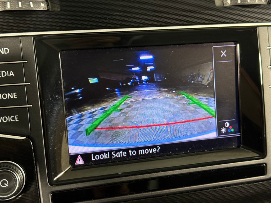 Used 2015 Volkswagen GTI SE w/ Lighting Package (SEL) image 17