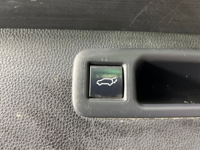 Used 2020 Toyota Highlander XLE image 8