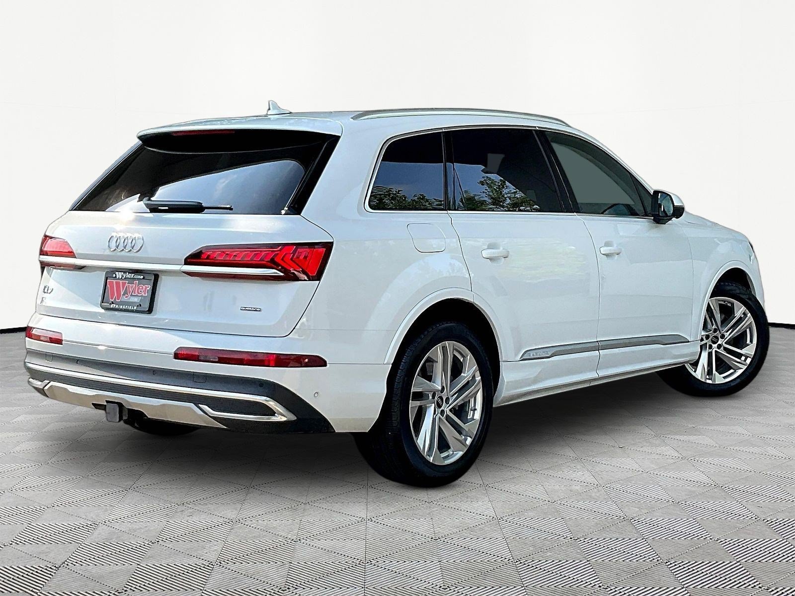 Used 2023 Audi Q7 3.0T Prestige AWD/4WD image 6
