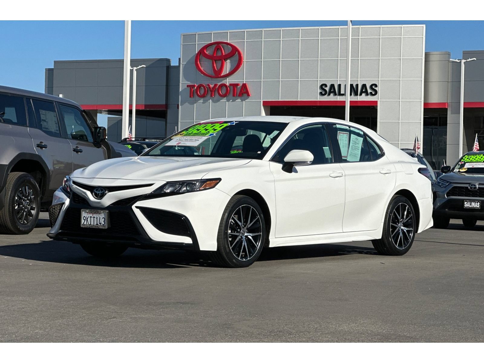 Used 2024 Toyota Camry SE FWD image 8