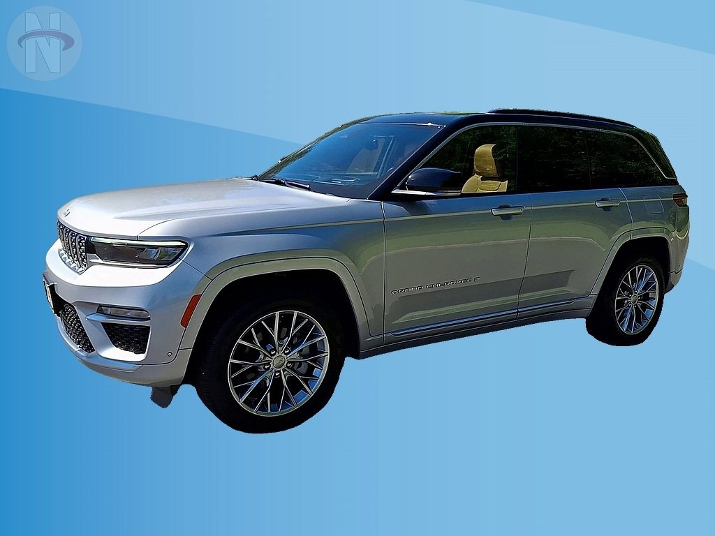 Used 2024 Jeep Grand Cherokee Summit w/ Adv Protech Group IV AWD/4WD image 4