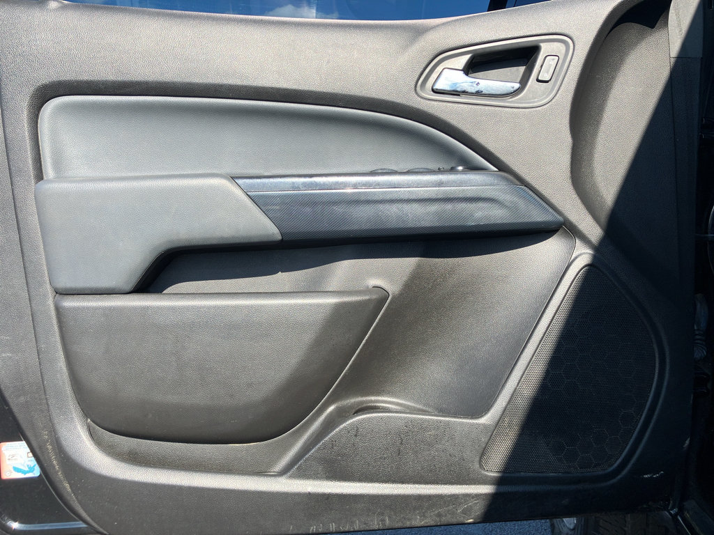 Used 2019 Chevrolet Colorado Z71 AWD/4WD image 16