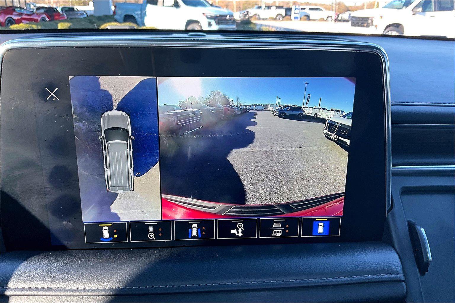 Used 2022 Chevrolet Tahoe Z71 w/ Luxury Package image 12