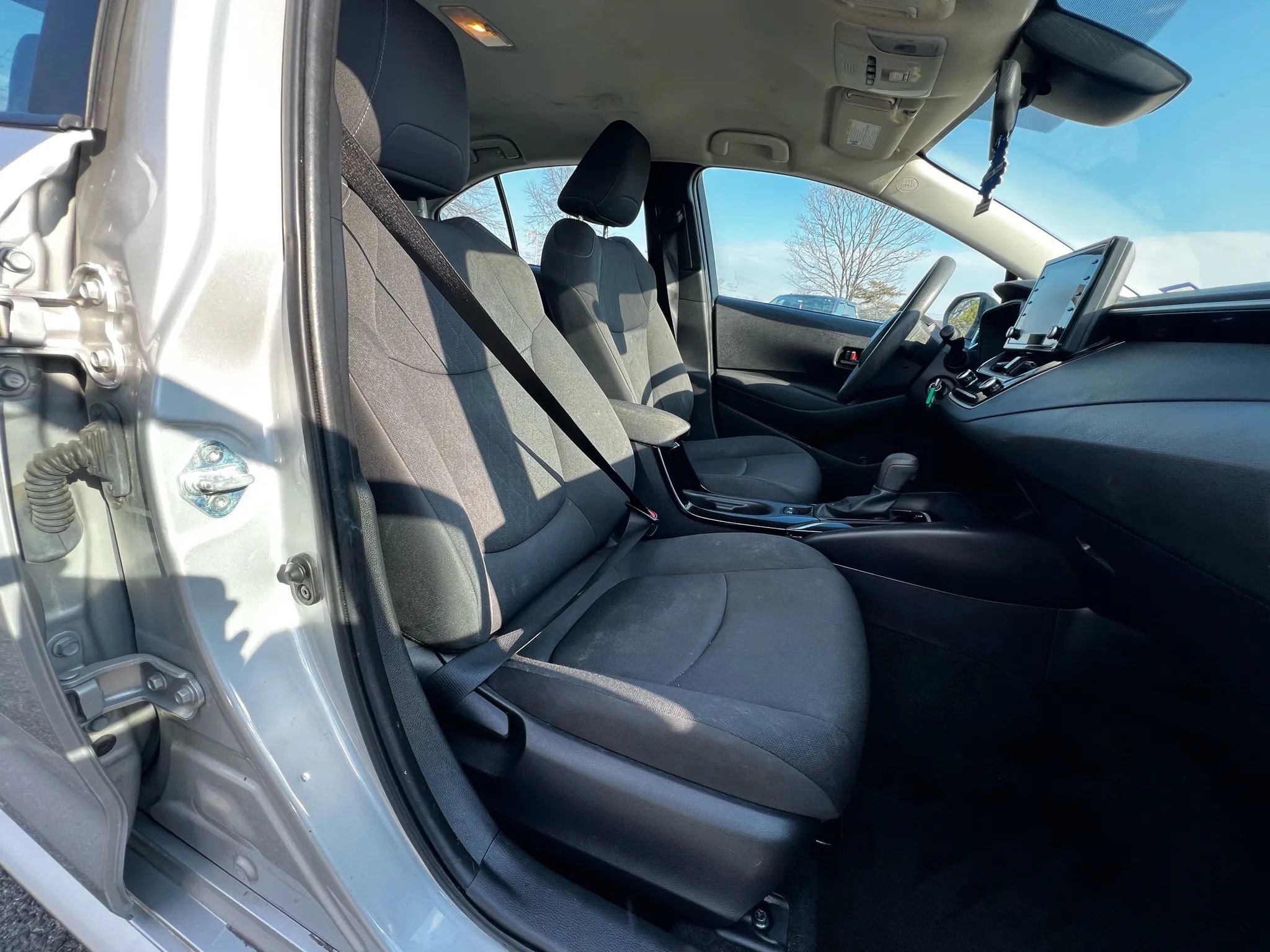 Used 2022 Toyota Corolla LE image 12