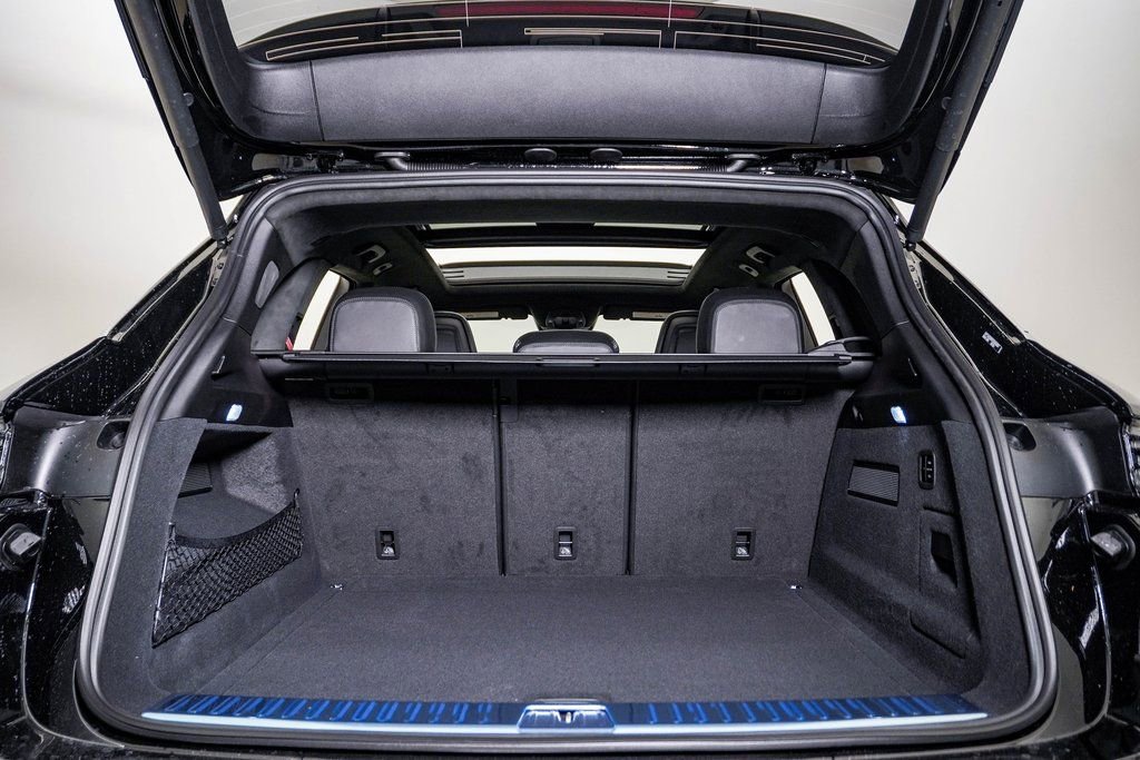 New 2026 Porsche Cayenne GTS image 28