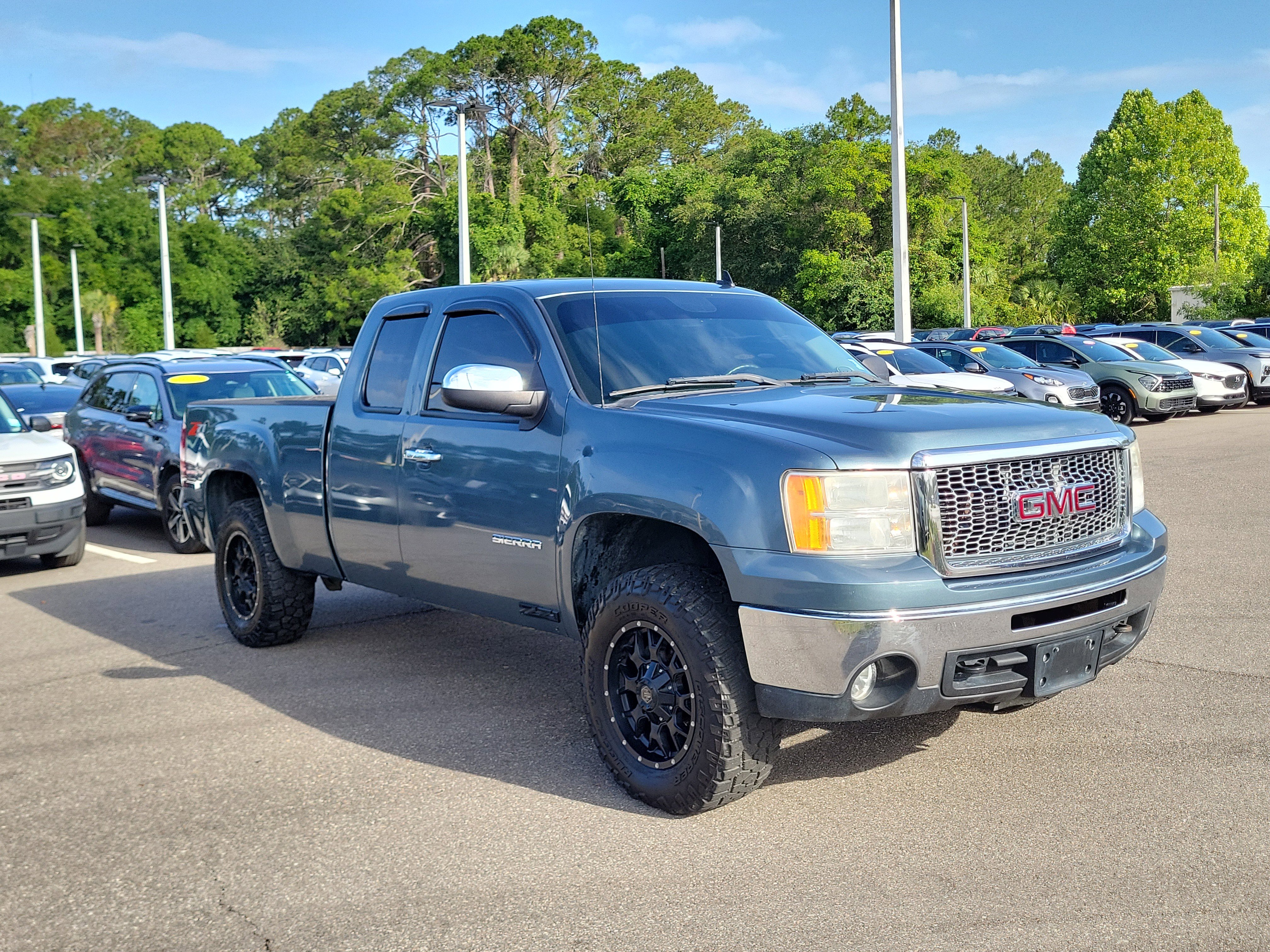 Used 2010 GMC Sierra 1500 SLE AWD/4WD image 34