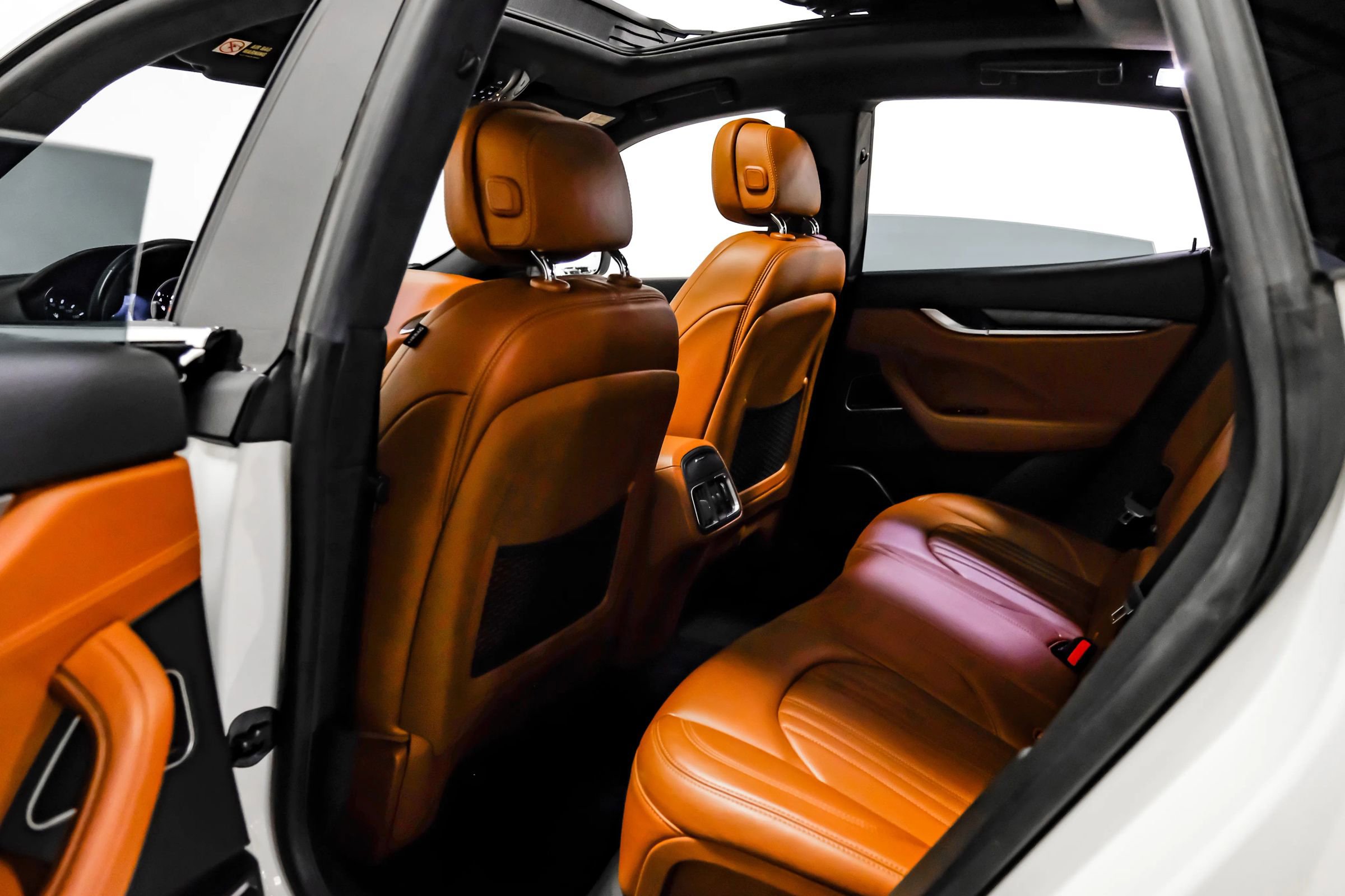 Used 2018 Maserati Levante GranLusso image 36