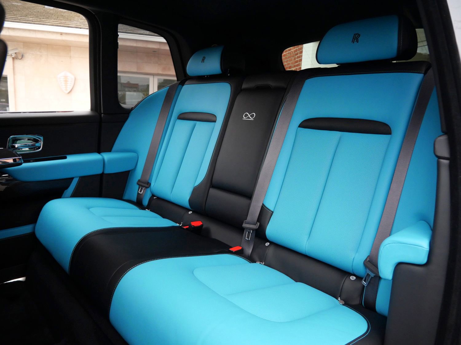 New 2026 Rolls-Royce Cullinan Black Badge image 8