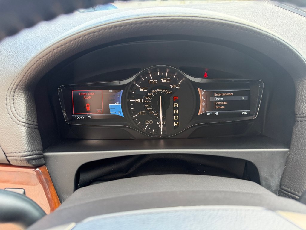 Used 2012 Lincoln MKX FWD image 15