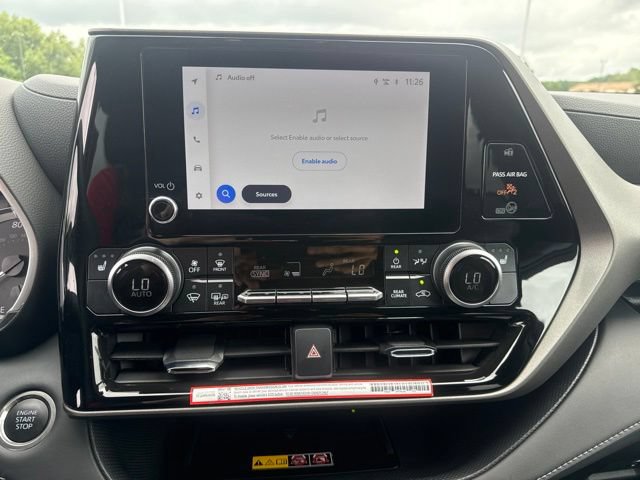 Used 2025 Toyota Highlander XLE FWD image 33