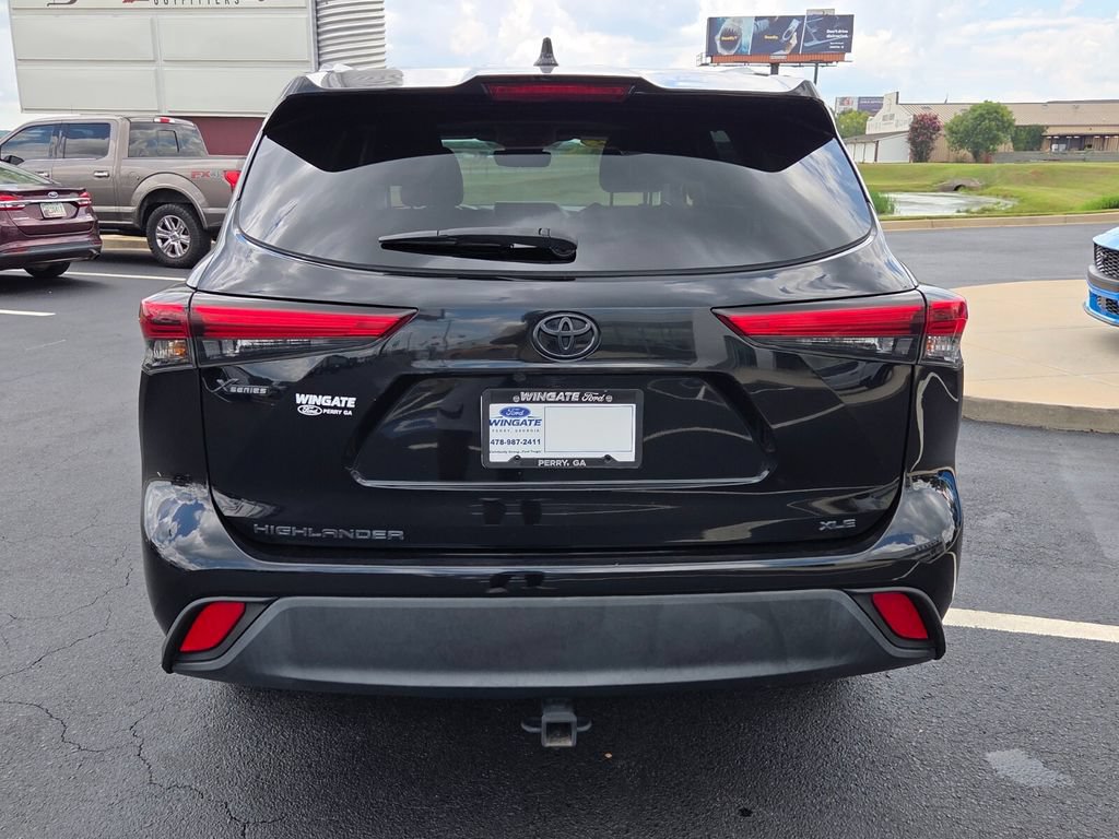 Used 2022 Toyota Highlander XLE FWD image 13