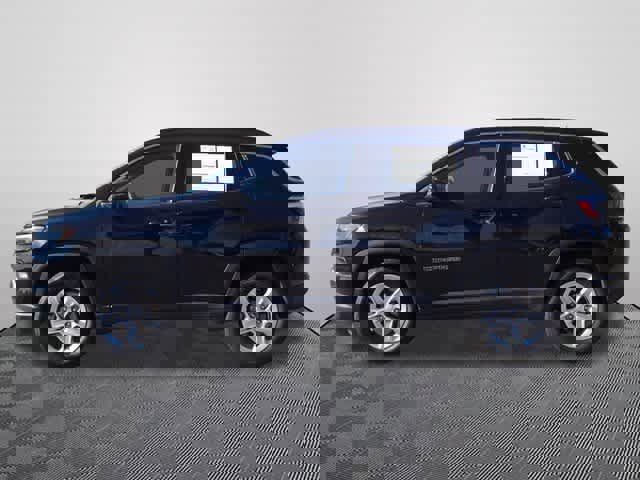 Used 2024 Jeep Compass Latitude video 2