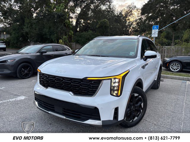 Used 2024 Kia Sorento S image 1