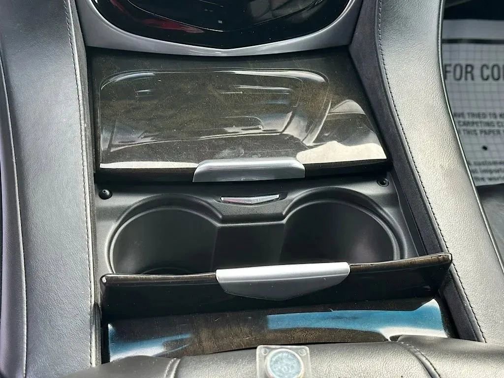 Used 2020 Cadillac Escalade Platinum image 25