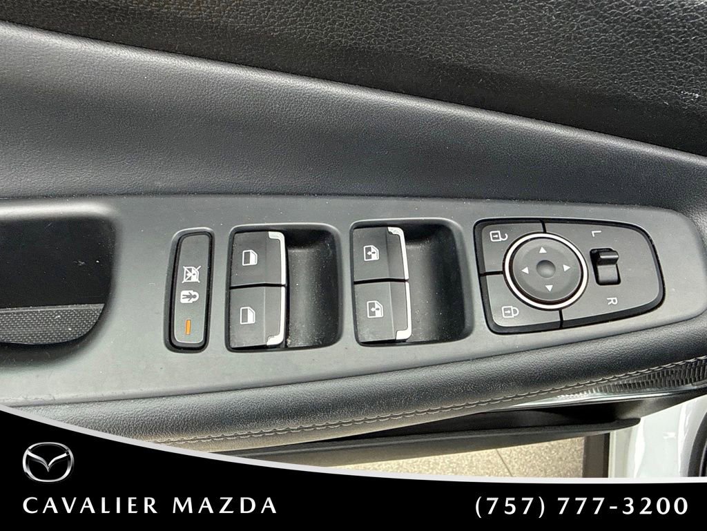 Used 2019 Hyundai Santa Fe Limited FWD image 12