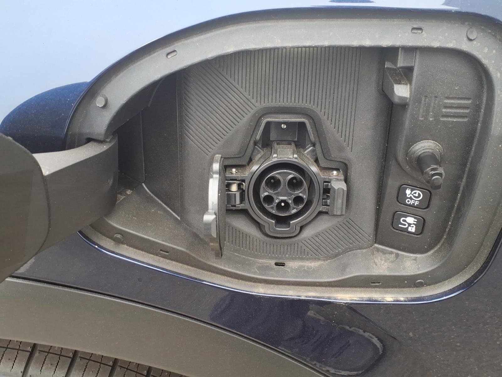 New 2026 Nissan Leaf w/ Floor Mat Package (S+) FWD image 5