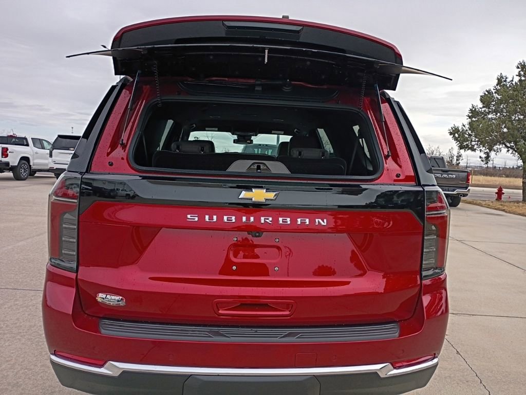 New 2026 Chevrolet Suburban LS image 4