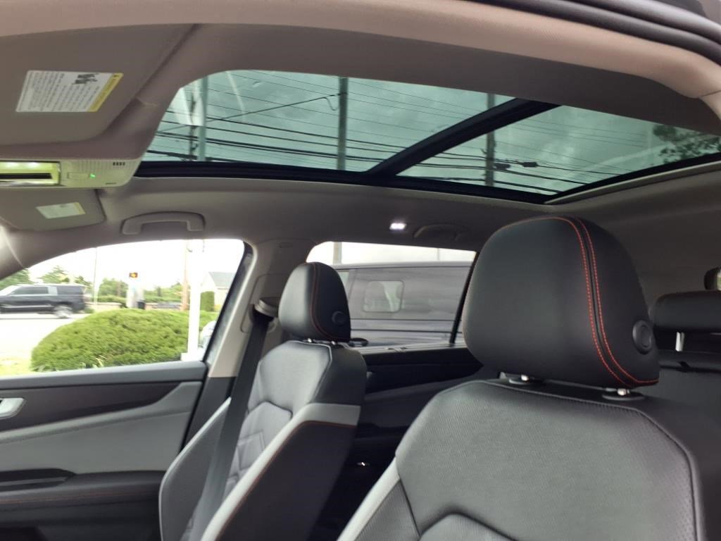 New 2025 Volkswagen Atlas Peak Edition SE image 14