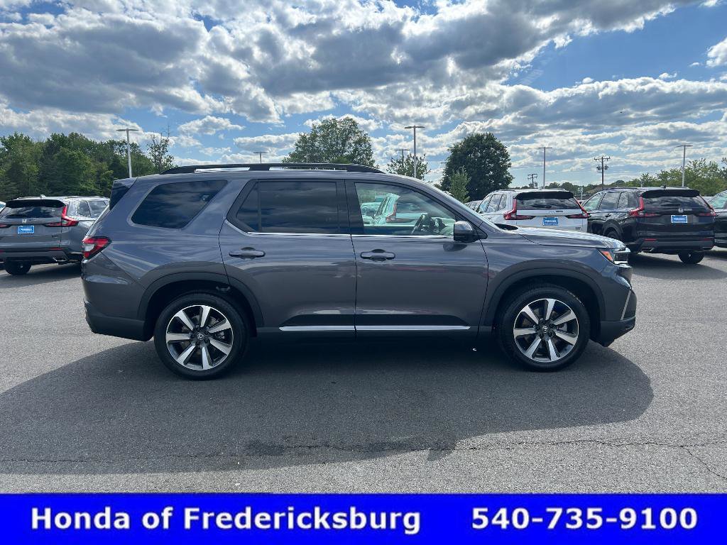 Used 2025 Honda Pilot Elite image 7