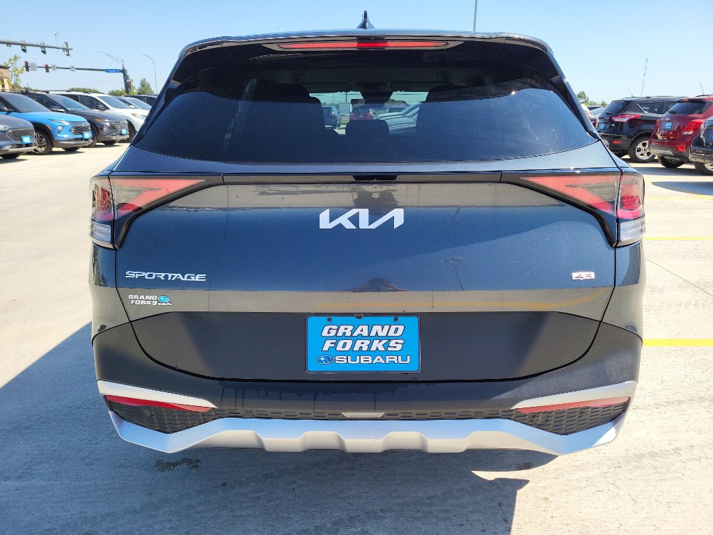 Used 2023 Kia Sportage LX image 6