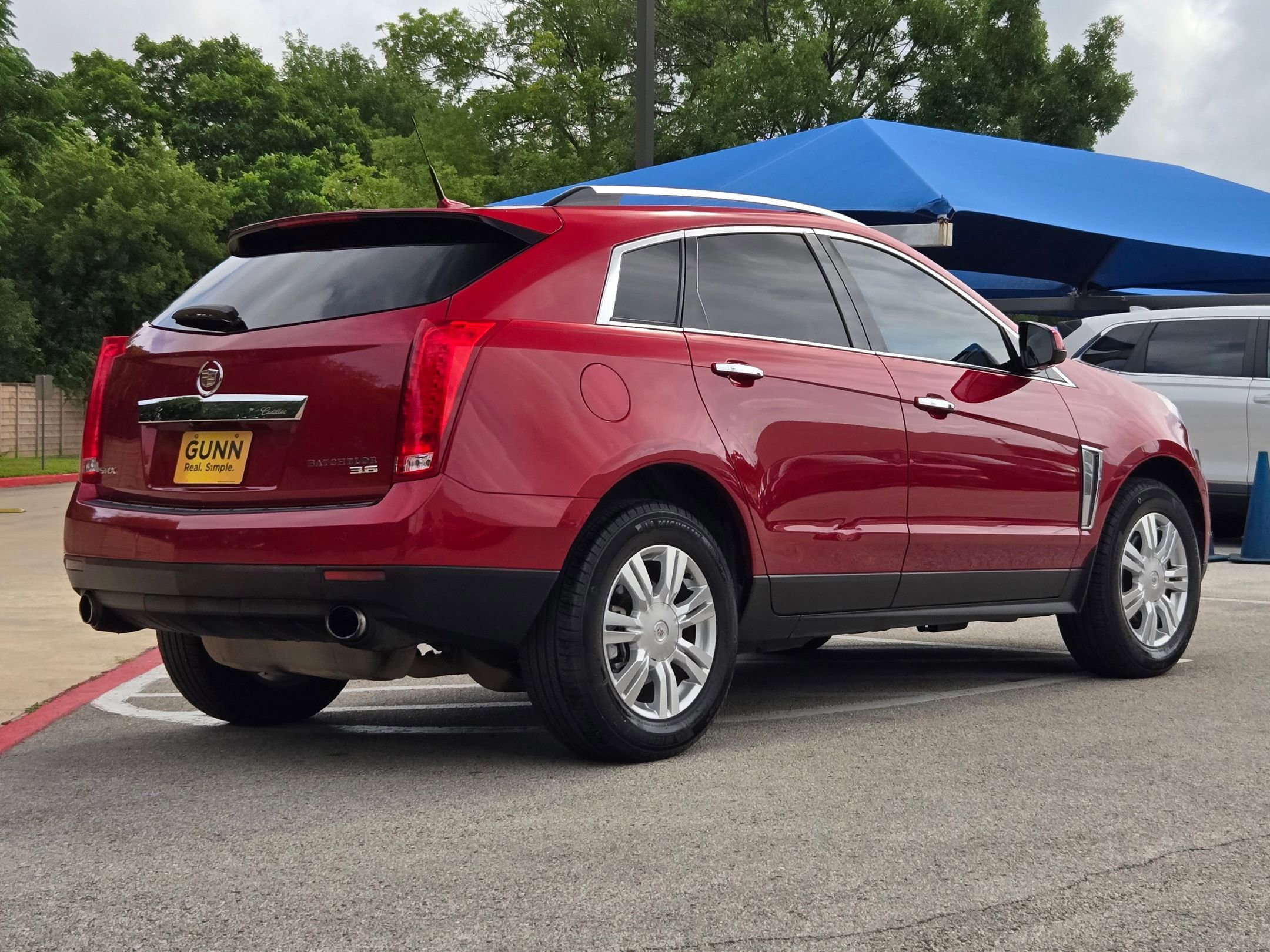 Used 2014 Cadillac SRX Luxury w/ Driver Awareness Package FWD image 3