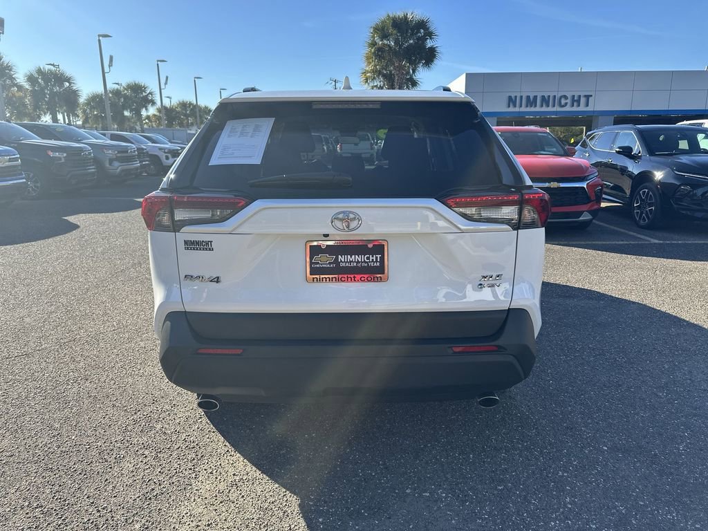 Used 2025 Toyota RAV4 XLE image 15