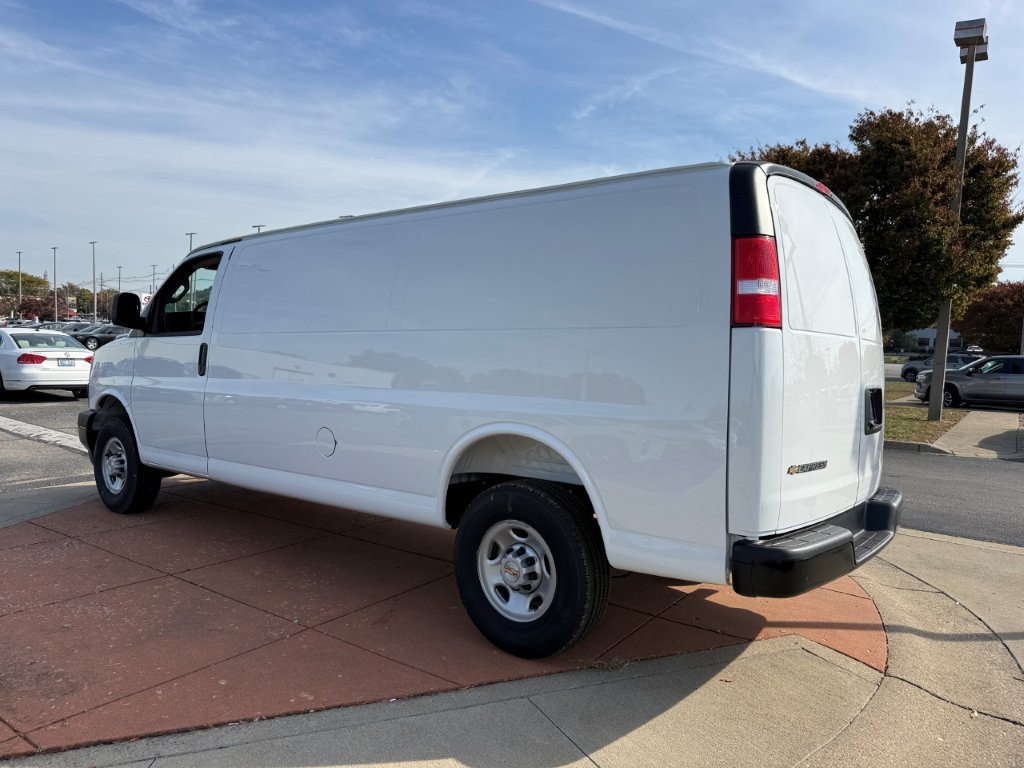 New 2027 Chevrolet Express 2500 Extended w/ Driver Convenience Package RWD image 4
