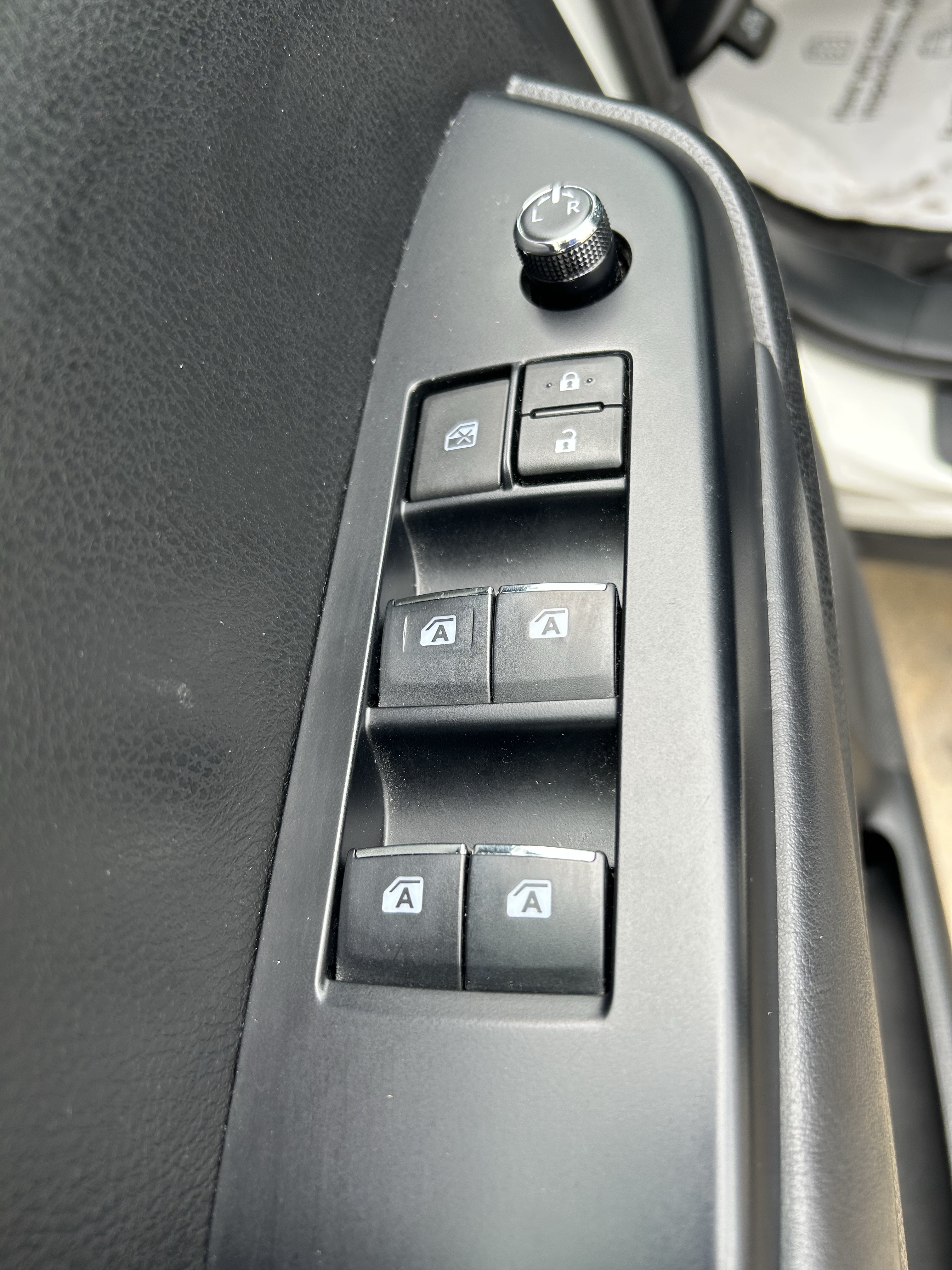 Used 2017 Toyota Highlander Limited Platinum AWD/4WD image 10