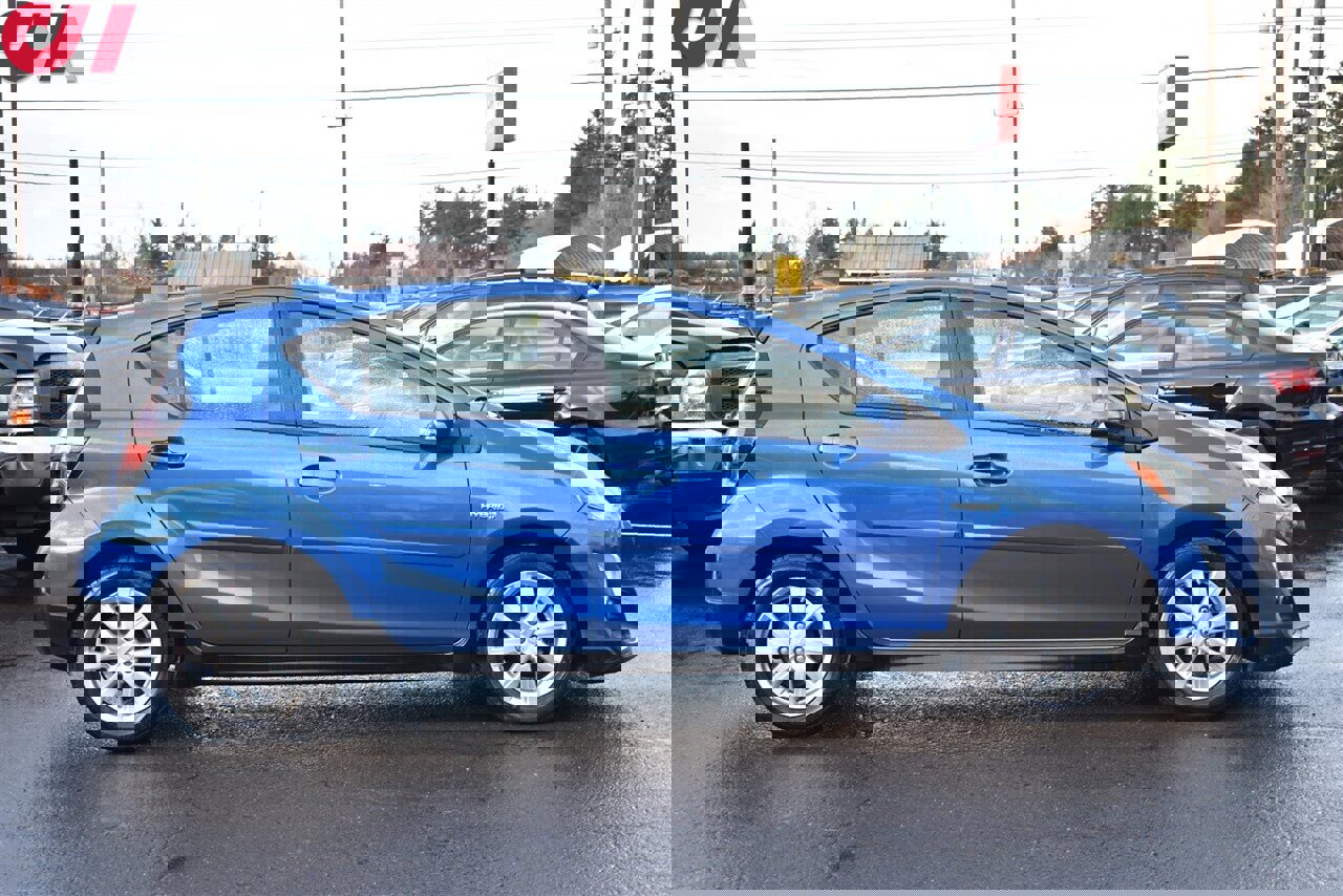 Used 2017 Toyota Prius C One image 6