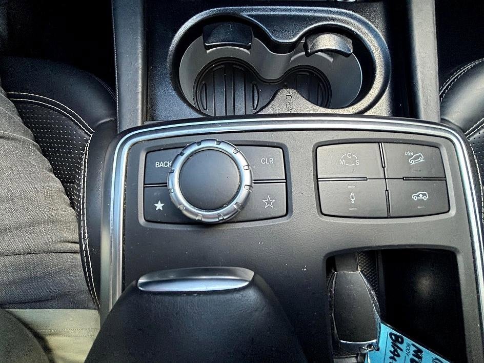 Used 2015 Mercedes-Benz ML 63 AMG 4MATIC image 32
