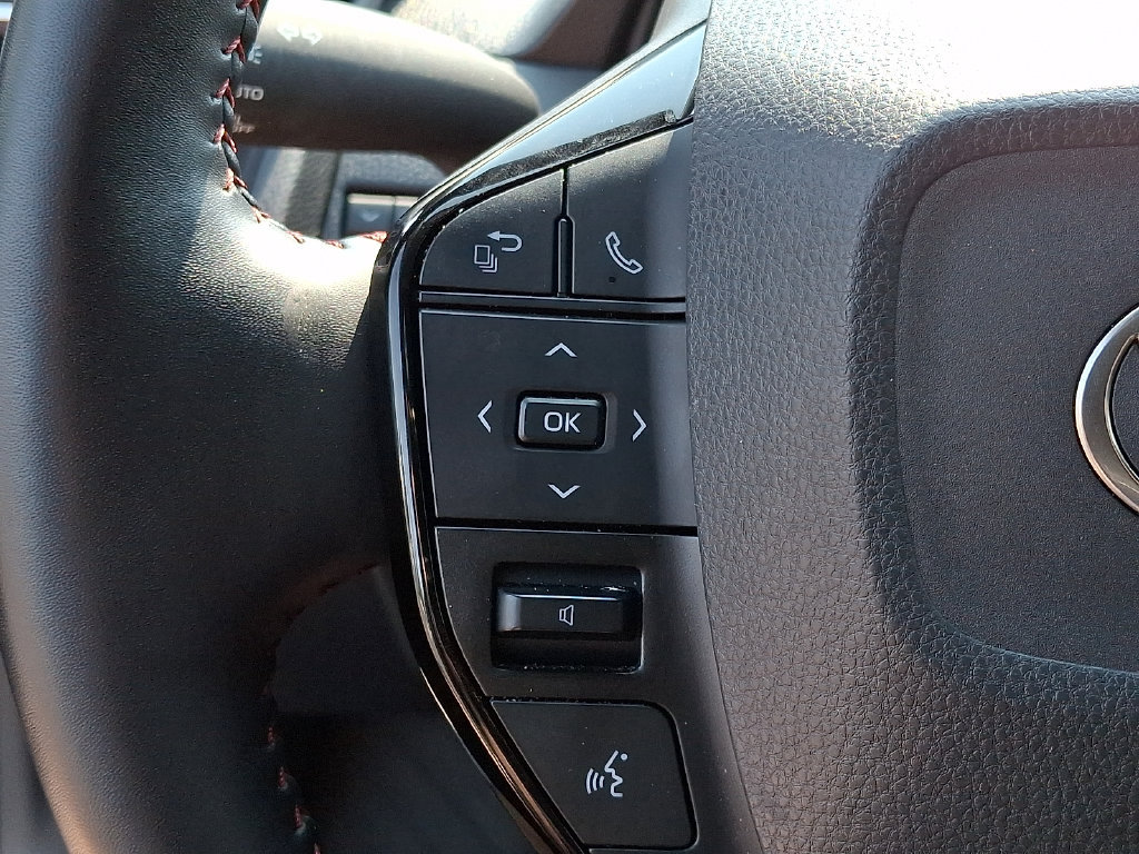 Used 2024 Toyota Prius Prime FWD image 23