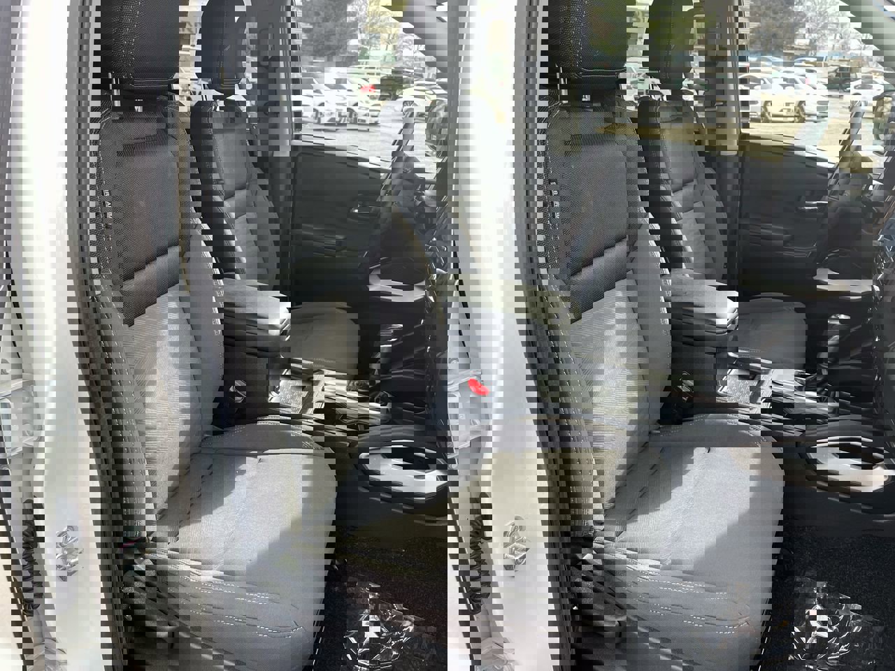 Used 2024 Nissan Frontier SV w/ SV Convenience Package image 32