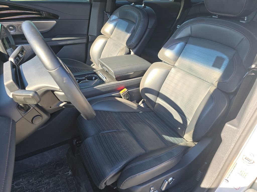 Used 2024 Lincoln Nautilus Reserve w/ Equipment Group 203A image 23