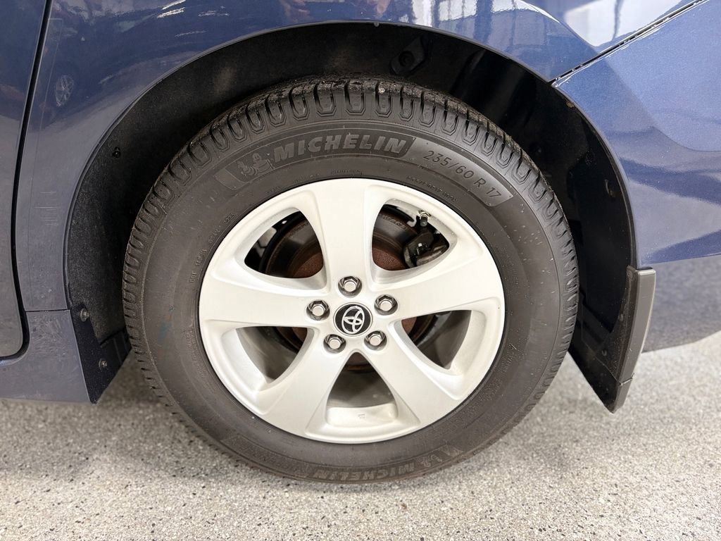 Used 2019 Toyota Sienna LE image 24