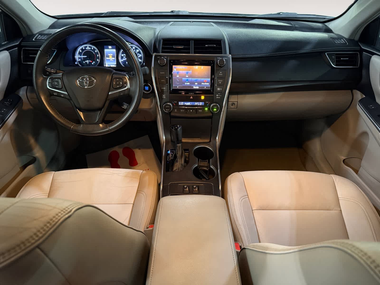 Used 2017 Toyota Camry XLE FWD image 17