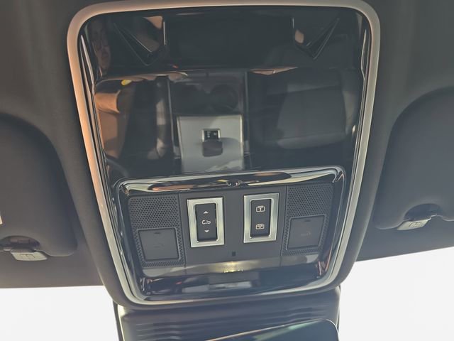 Certified 2025 Land Rover Range Rover Velar S AWD/4WD image 29