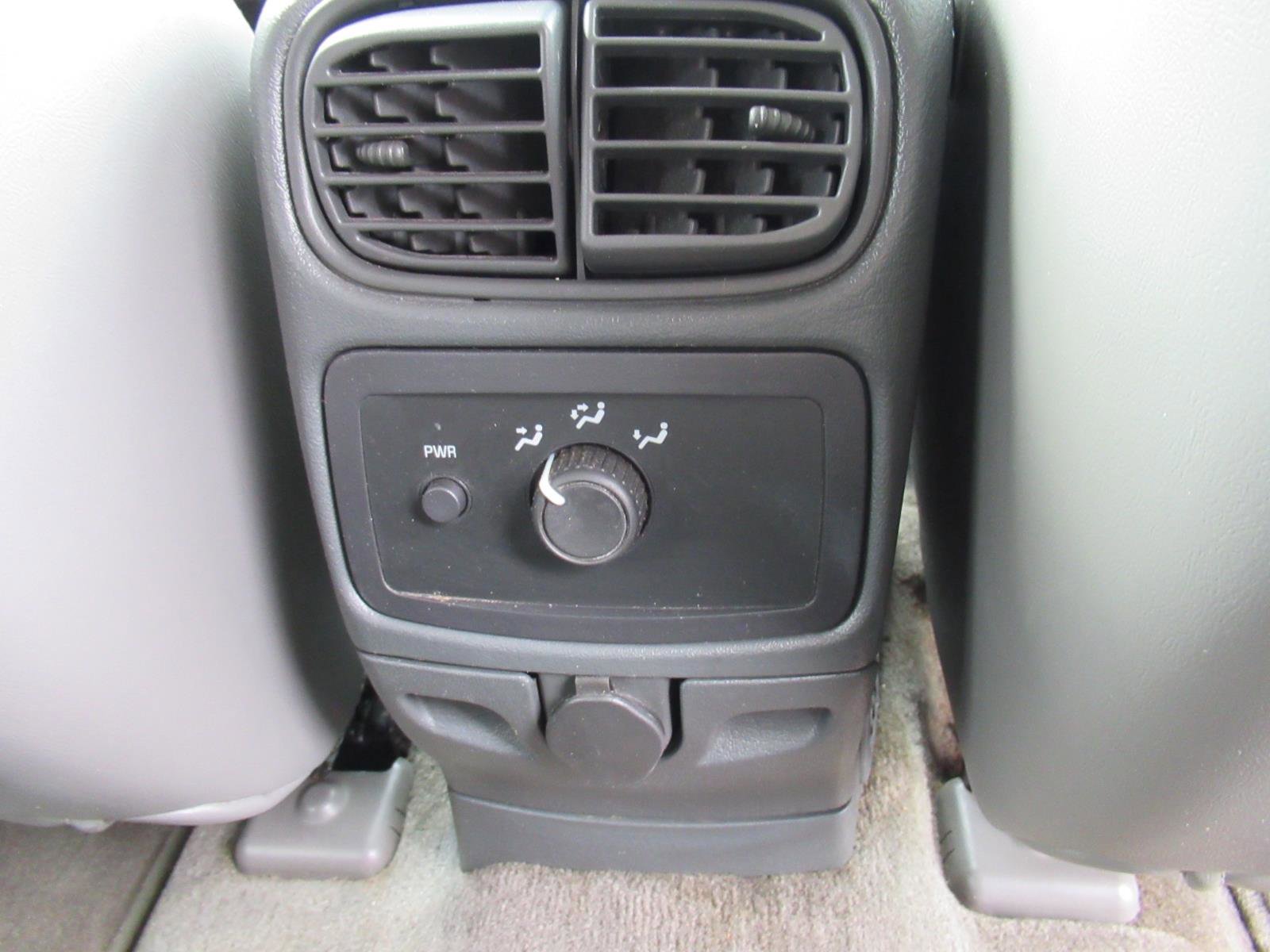 Used 2004 GMC Envoy XUV SLE w/ 1SB Preferred Equipment Group AWD/4WD image 15
