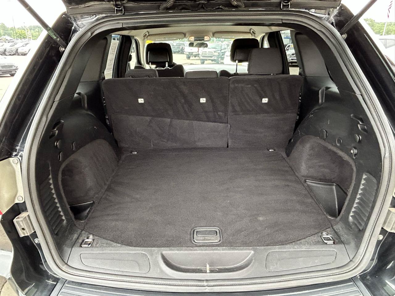 Used 2011 Jeep Grand Cherokee Laredo AWD/4WD image 9