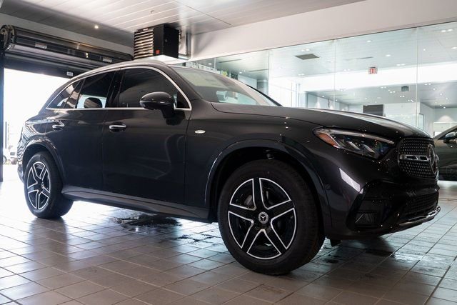 New 2025 Mercedes-Benz GLC 350e 4MATIC image 1