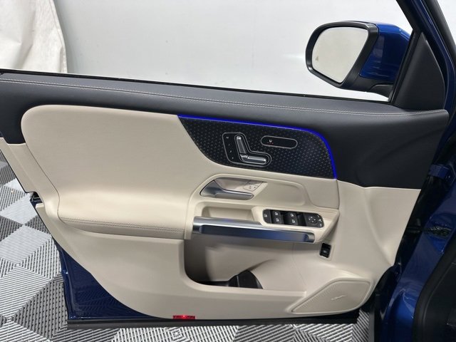 Used 2025 Mercedes-Benz GLB 250 GLB 250 image 15