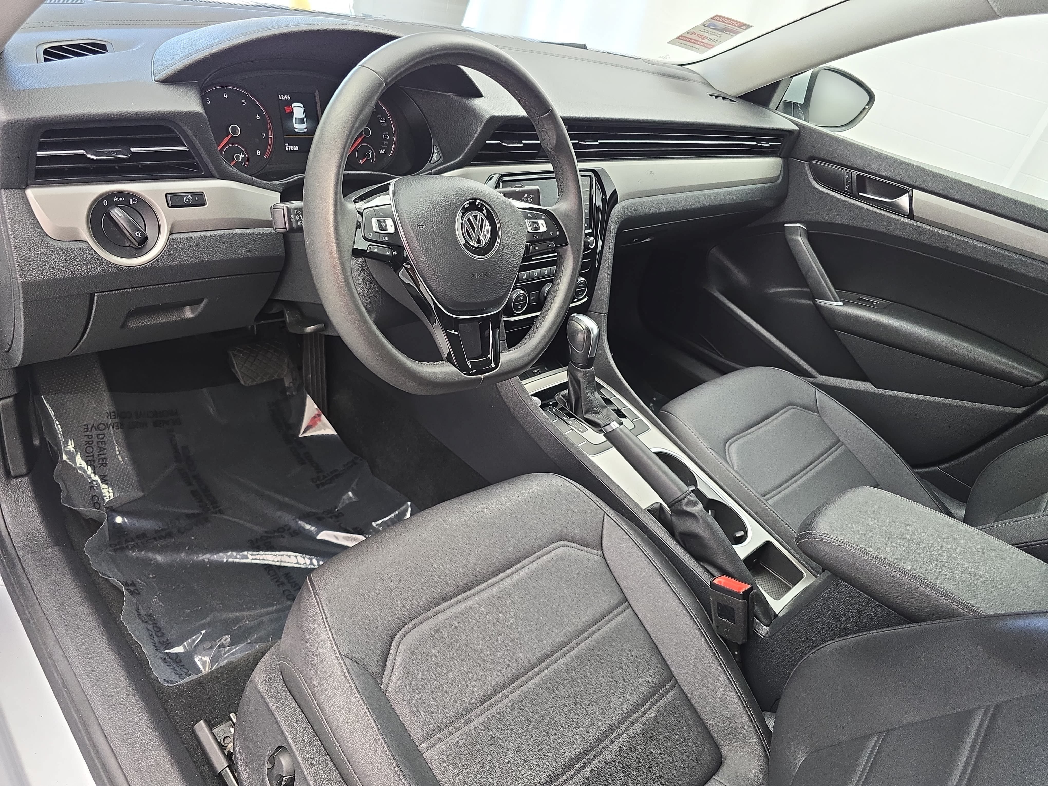 Used 2021 Volkswagen Passat 2.0T SE FWD image 15