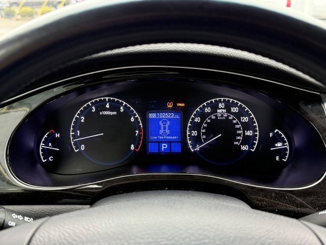 Used 2013 Hyundai Genesis 3.8 image 28