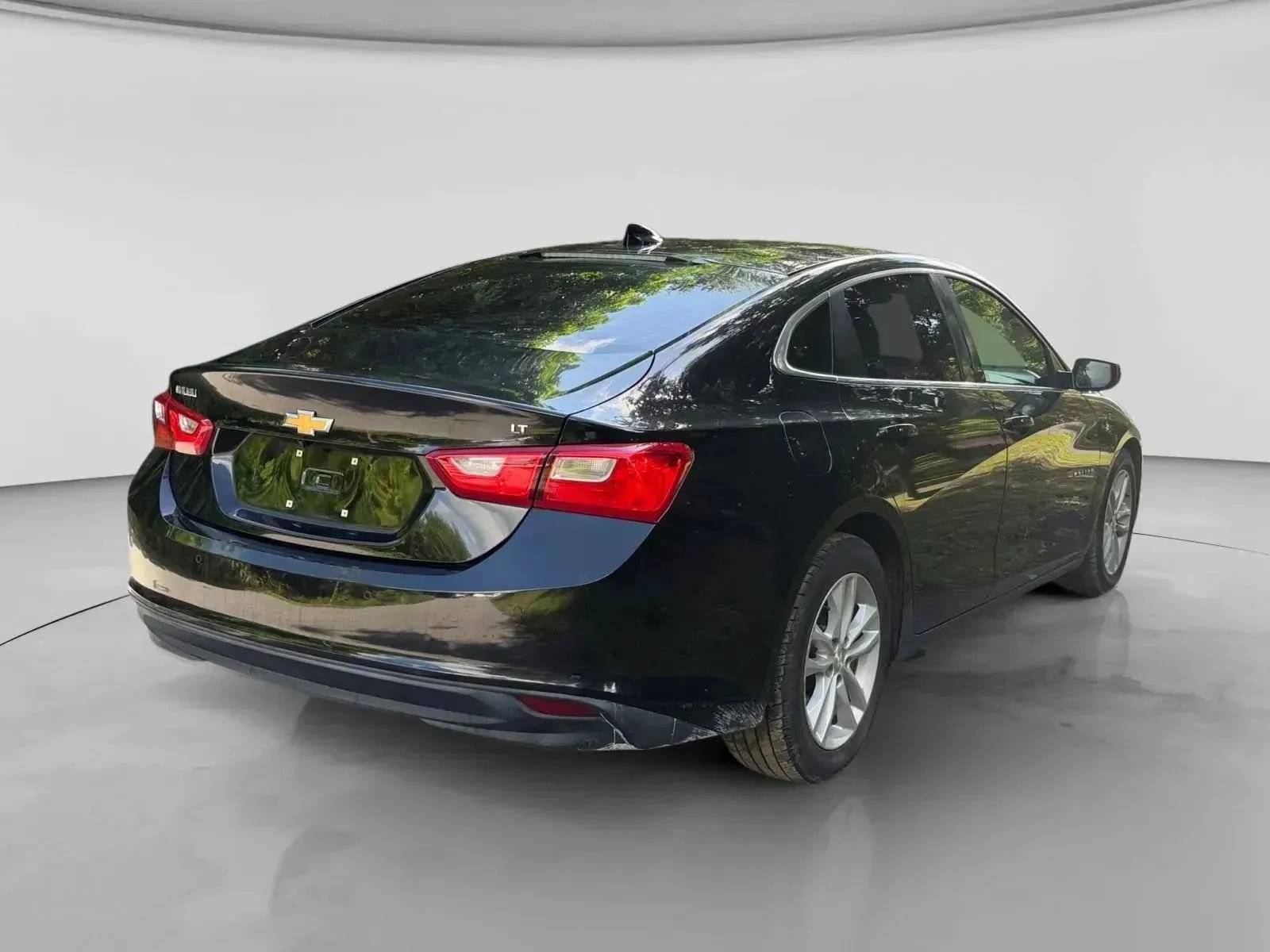 Used 2018 Chevrolet Malibu LT w/ Driver Confidence Package FWD image 5
