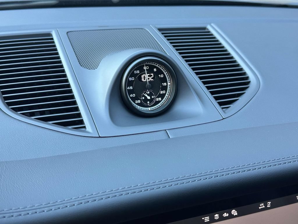 New 2026 Porsche Macan AWD/4WD image 23