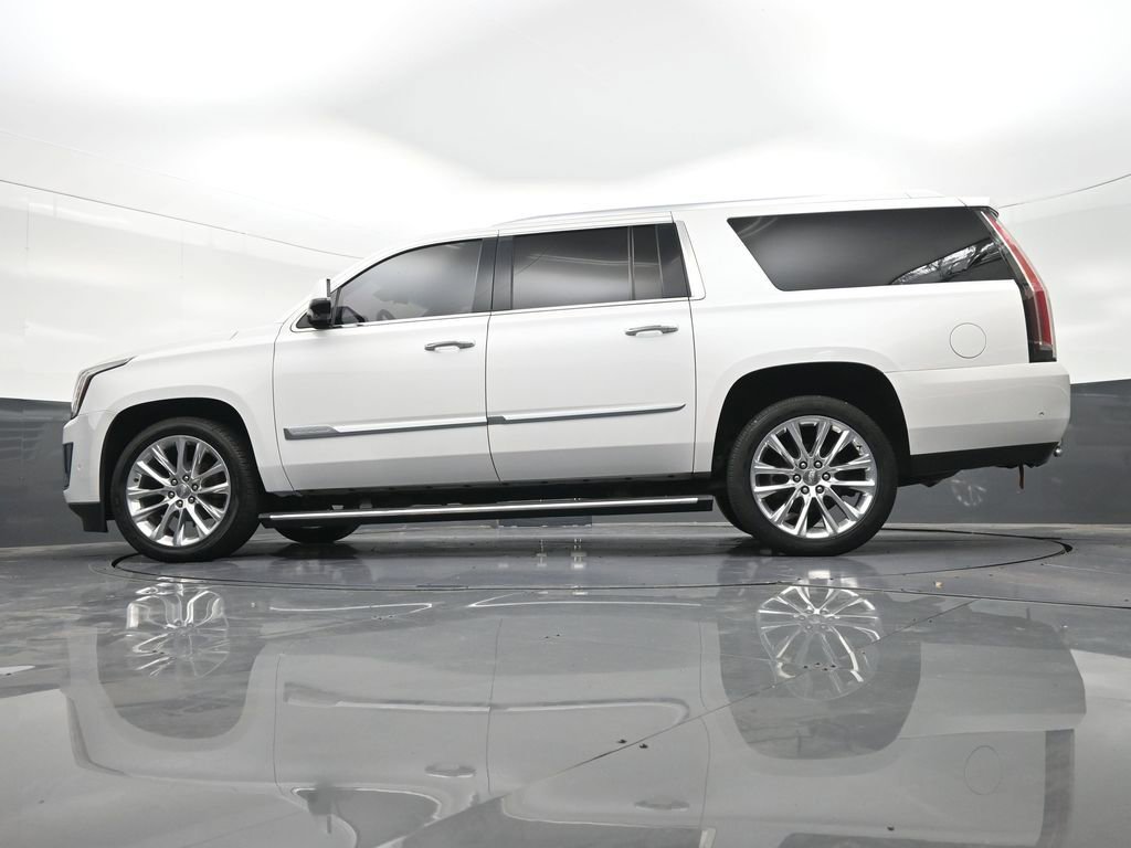 Used 2019 Cadillac Escalade ESV Premium Luxury RWD image 28