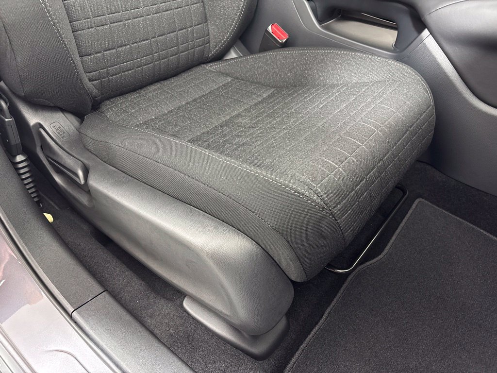 Used 2027 Honda HR-V LX image 8